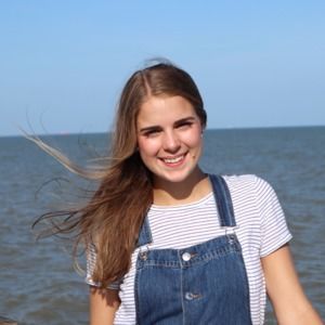 Meet your Posher, Olivia